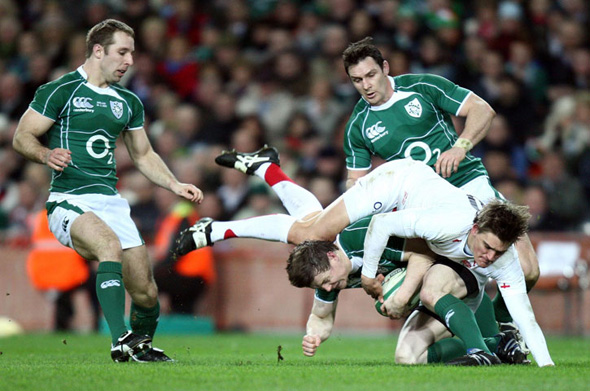 Брайан О’Дрисколл (с мячом) принес победу ирландцам