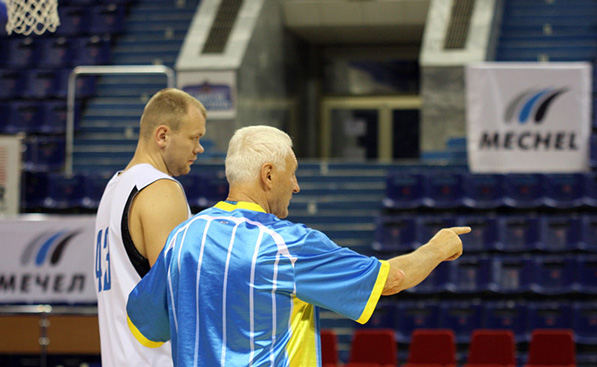 Валентин Мельничук та Віктор Кобзістий (фото: ФБУ)