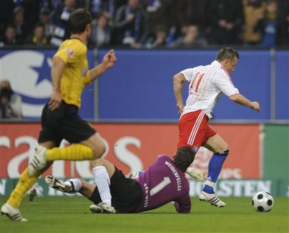 Ивица Олич забивает второй гол