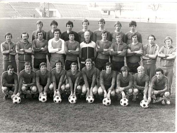 А в следующем году Металлист уверенно занял первое место...