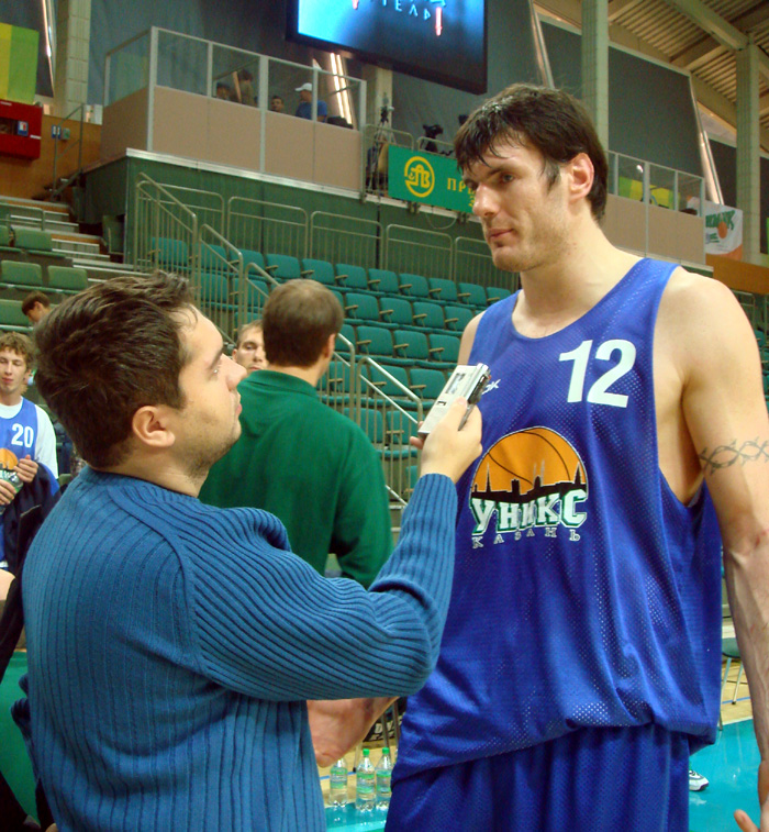 На фоне центрового вседа чувствуешь себя жалким карликом