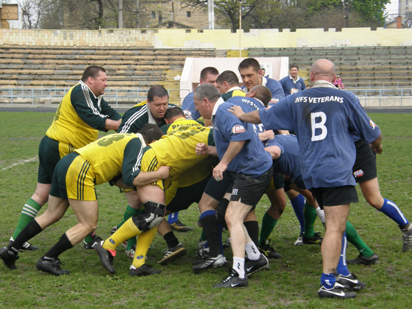 А страсти кипят нешуточные