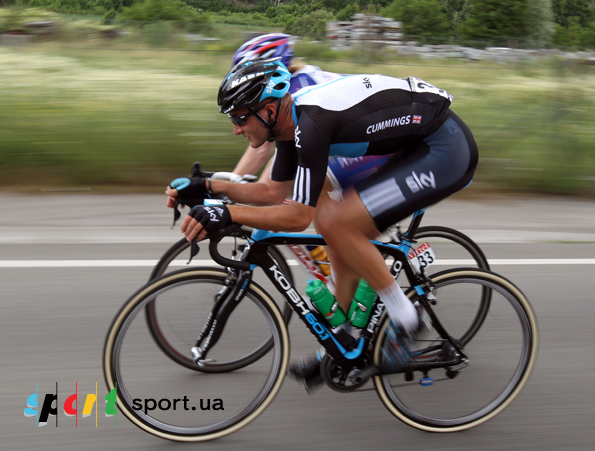 Стивен Каммингс (Англия), Тим Скай