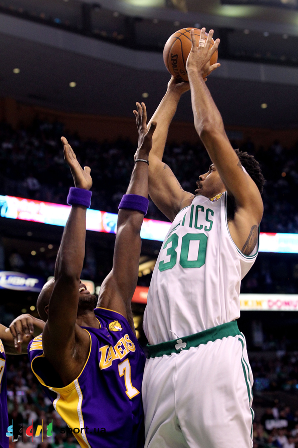 Рашид Уоллос (№30) против Ламара Одома (№7)