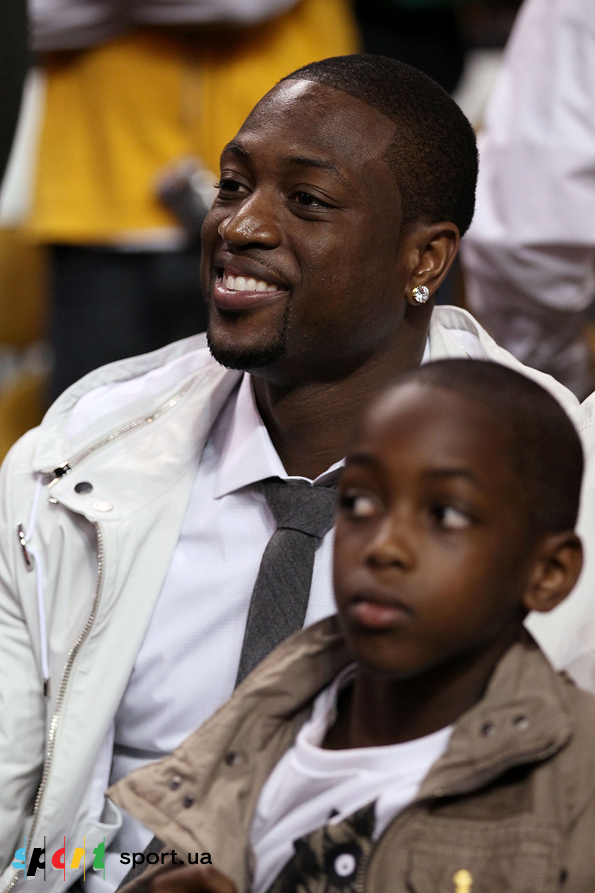 На матче был замечен Дуэйн Уэйд с сыном Заиром