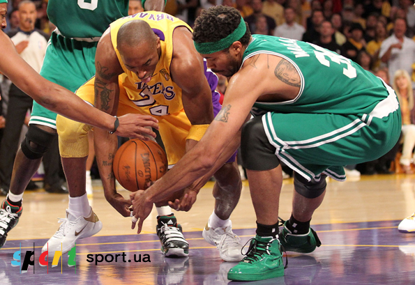 Коби Брайант и Рашид Уоллос