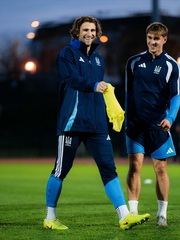 sbornaya-ukrainy-v-parizhe-11112025-foto-2