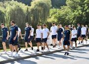 sbornaya-ukrainy-sovershila-progulku-u-ozera-pered-matchem-s-angliey-foto-2