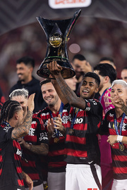 fotogalereya-prazdnovaniya-flamengo-s-trofeem-chempionata-brazilii-foto-3