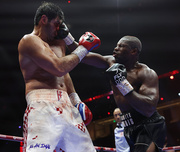 ФОТО. Окровавленное лицо Хрговича во время и после поединка с Дюбуа фото 4 foto-okrovavlennoe-litso-hrgovicha-vo-vremya-i-posle-poedinka-s-dyubua-foto-4