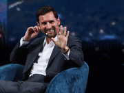 messi-poluchil-klyuch-ot-mayami-ot-mera-suaresa-chto-eto-foto-3