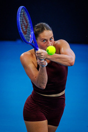 fotogalereya-matcha-marta-kostyuk-dzhessika-pegula-1001-brisben-foto-2