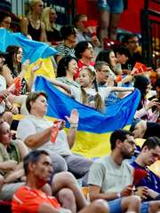Украина-Нидерланды. товарняк женщины фото 1 ukraina-niderlandy-tovarnyak-zhenshchiny-foto-1