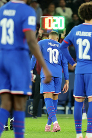 mbappe-poluchil-travmu-v-matche-kvalifikatsii-chm-2026-za-sbornuyu-frantsii-foto-4