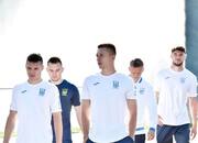 sbornaya-ukrainy-sovershila-progulku-u-ozera-pered-matchem-s-angliey-foto-1