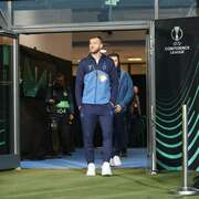 igroki-dinamo-pribyli-na-stadion-gde-sygrayut-protiv-zrinski-v-lk-foto-4