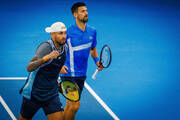 shou-tennisa-dzhokovich-i-kiryos-v-odnoy-pare-nachali-pokoryat-brisben-30122024-foto-2