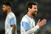 ochen-trogatelno-messi-so-slezami-na-glazah-ispolnil-gimn-argentiny-foto-1