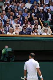 Федерер вместе с женой пришел посмотреть матч Джоковича на Уимблдоне фото 3 federer-vmeste-s-zhenoy-prishel-posmotret-match-dzhokovicha-na-uimbldone-foto-3