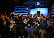 Манчестер празднует чемпионство фото 1 manchester-prazdnuet-chempionstvo-foto-1