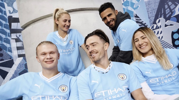 Манчестер Сити представил домашнюю форму на следующий сезон manchester-siti-predstavil-domashnyuyu-formu-na-sleduyushchiy-sezon