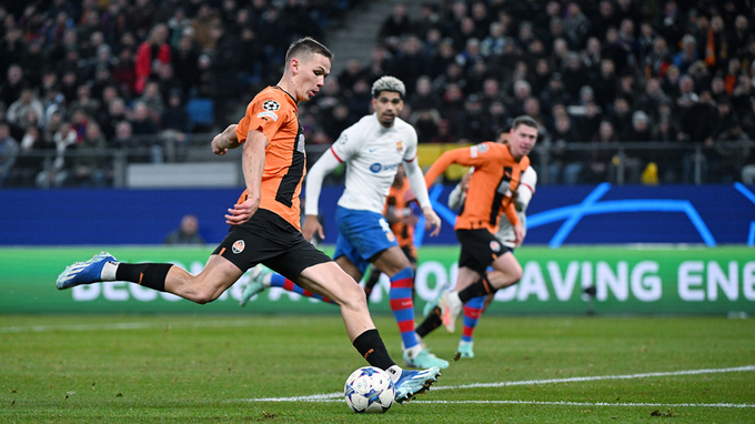 Шахтер барселона. Барселона 2004. Матчи барселона шахтер. Шахтер барселона 2004. Шахтер реал 2 0.