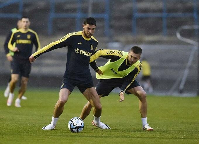 trenirovka-sbornoy-v-prage-09102023