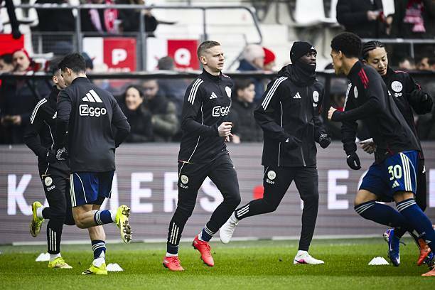 foto-yak-zinchenko-debyutuvav-za-ayaks-u-matchi-chempionatu-niderlandiv