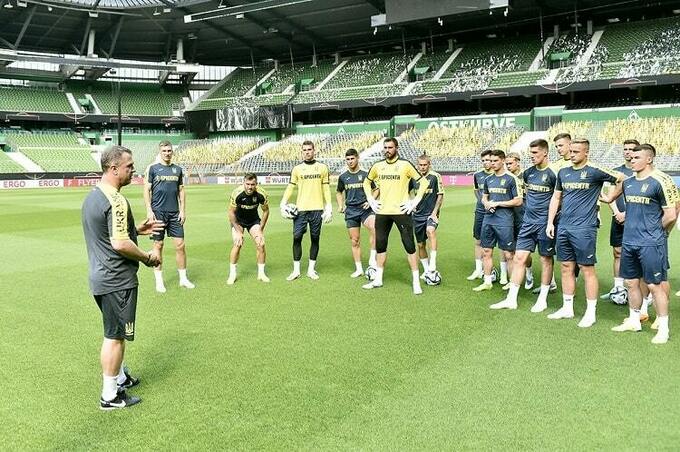 sbornaya-ukrainy-provela-trenirovku-na-bremenskom-vezershtadione