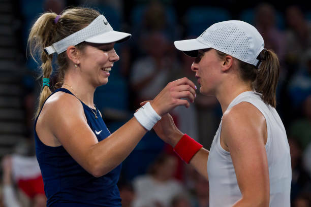 Ига vs Кэти. Польша и Британия определили полуфиналиста United Cup (02.01.2024) iga-vs-keti-polsha-i-britaniya-opredelili-polufinalista-united-cup-02012024