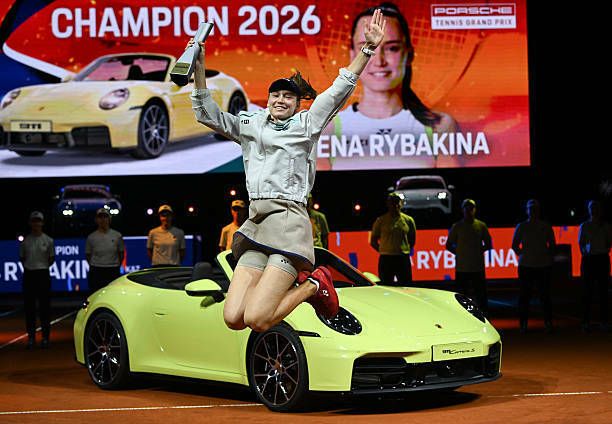rybakina-muhova-nagrazhdenie-posle-finala-wta-500-v-shtutgarte-2026