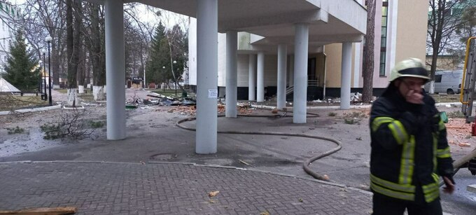 Путинские фашисты обстреляли Государственный налоговый университет putinskie-fashisty-obstrelyali-gosudarstvenniy-nalogoviy-universitet