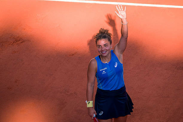 Толық HD эротикалық фотосуреттер Валя апай күйеуінің қарызы үшін сиқырланып жатыр