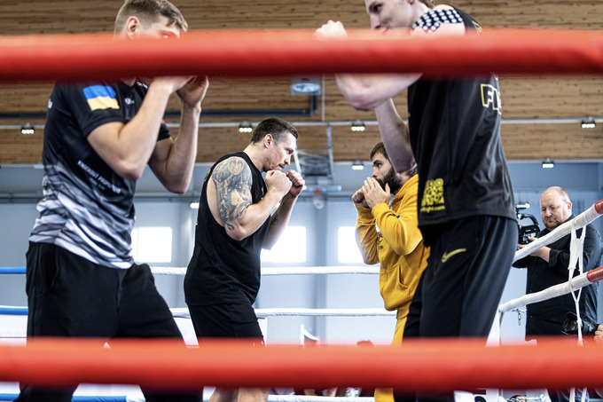 Открытая тренировка Усика otkrytaya-trenirovka-usika