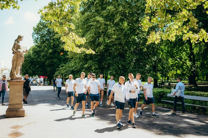 sbornaya-ukrainy-progulyalas-pered-matchem-s-polshey