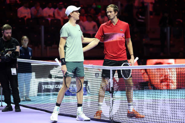 fotogalereya-matcha-yannik-sinner-daniil-medvedev-saudovskaya-araviya