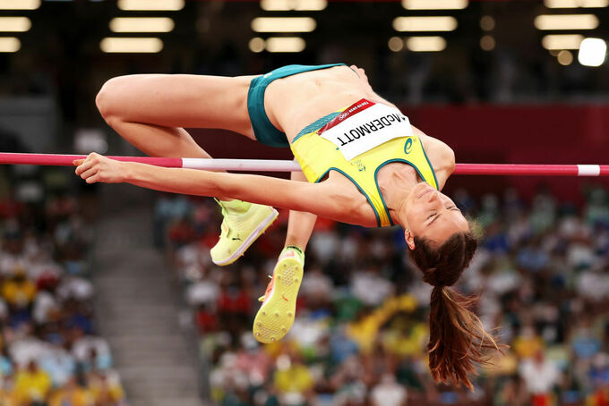 Левченко прыжки в высоту. Белорусская прыгунья в высоту Левченко. Прыжки в высоту женщины 2006.