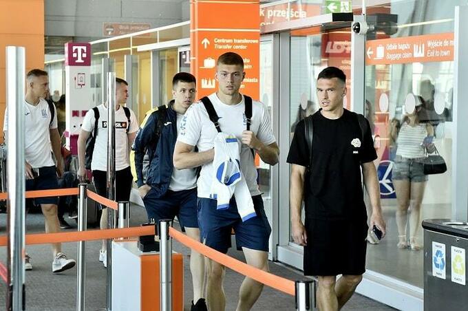 Сборная Украины прибыла в Бремен sbornaya-ukrainy-pribyla-v-bremen