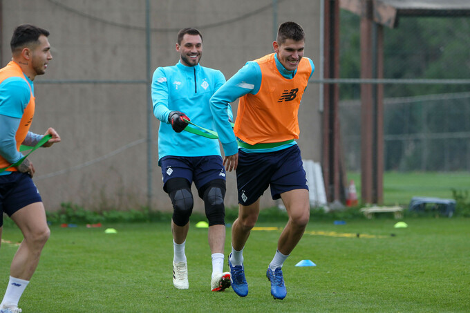 ne-tolko-yarmolenko-tri-igroka-dinamo-rabotali-po-individualnoy-programme