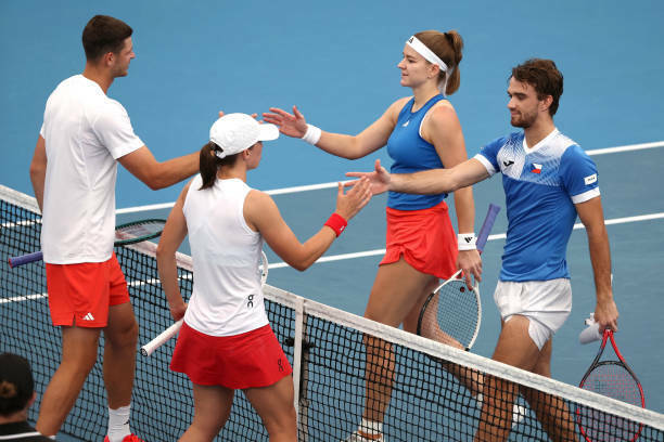 sventek-dvazhdy-za-den-pereigrala-muhovu-i-vyvela-polshu-v-pley-off-01012025