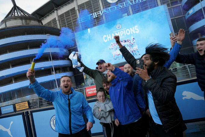 Манчестер празднует чемпионство manchester-prazdnuet-chempionstvo