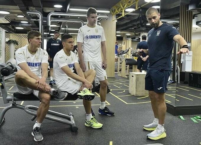 sbornaya-ukrainy-provela-trenirovku-v-zale-1805