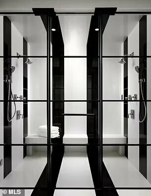 ФОТО. 10,75 миллионов долларов. Как выглядит особняк Месси во Флориде? foto-1075-millionov-dollarov-kak-vyglyadit-osobnyak-messi-vo-floride