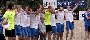 Церемония награждения чемпионов Киева по пляжному футболу