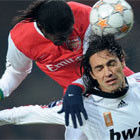 Адебайору не нужны футболисты МЮ