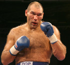 Холифилд уверен в победе над Валуевым