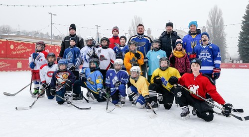 Легенды украинского хоккея провели мастер-класс для детей