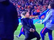 Диего Симеоне показал неприличный жест после гола подопечных