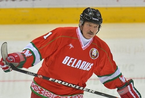 Лукашенко пригрозил тюрьмой хоккеистам минского Динамо