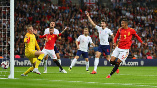 Испания одержала волевую победу над Англией в выездном поединке